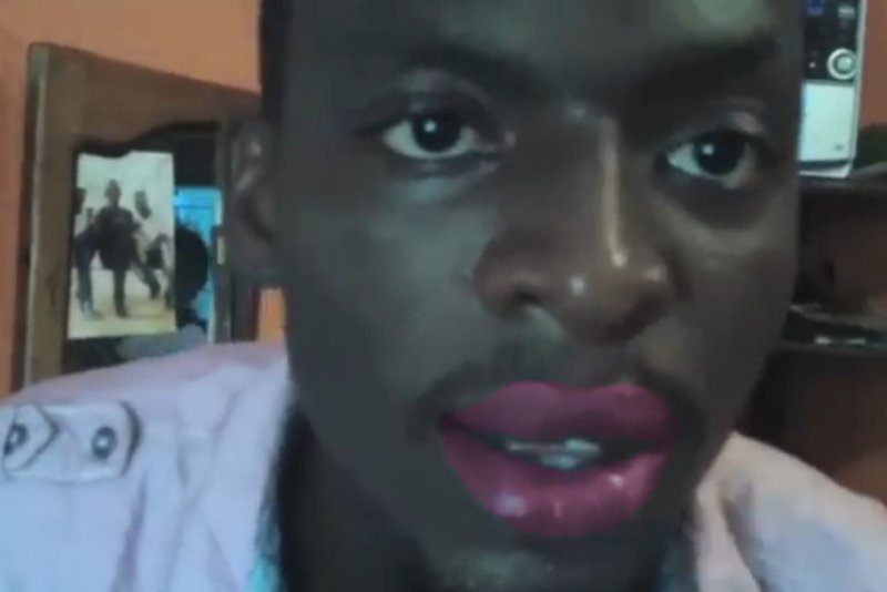 Нигер в розовом