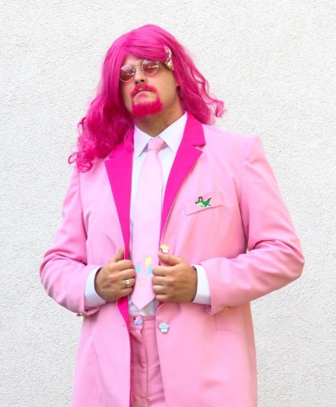 Мужик в розовом