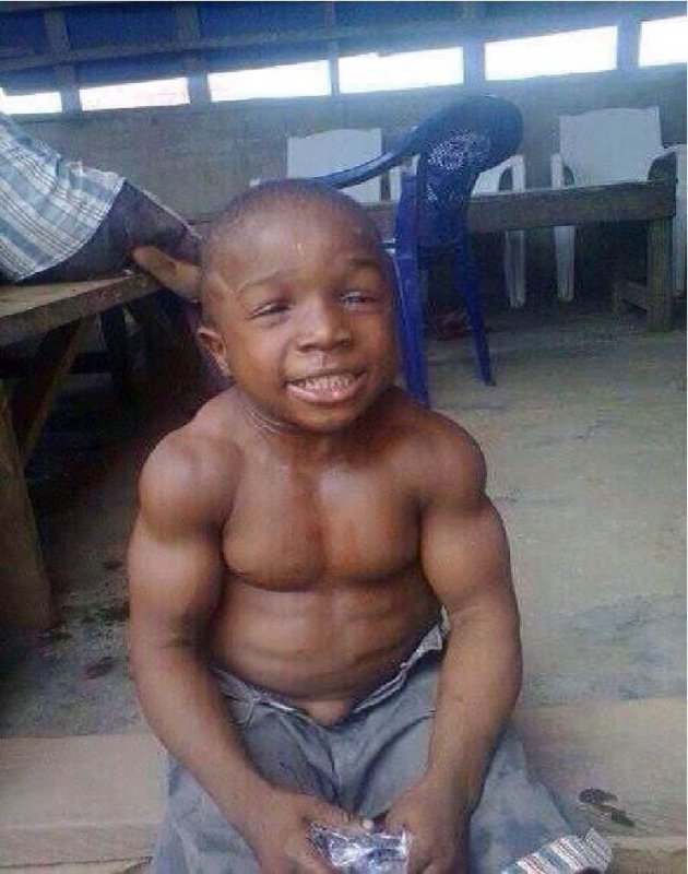 Мальчик негр