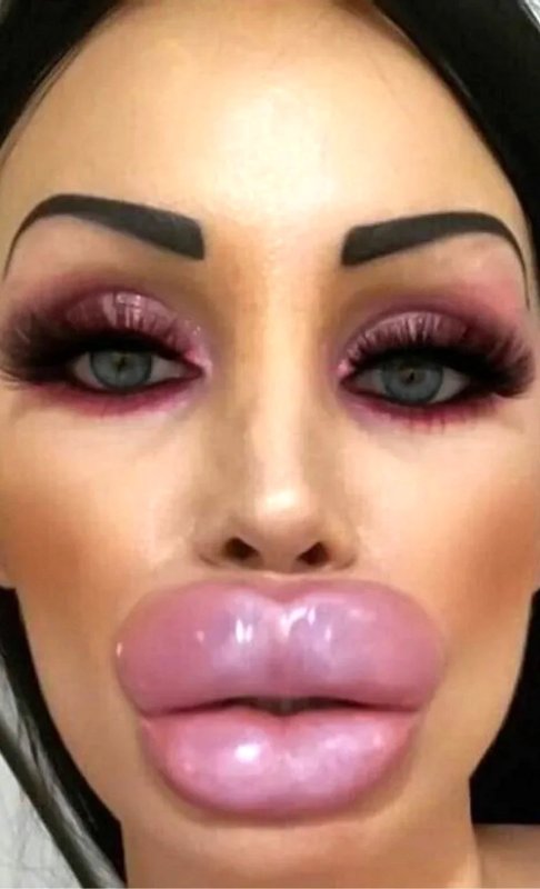Ьольшие накачанные губы