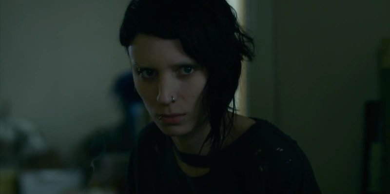 Руни Мара девушка с татуировкой дракона