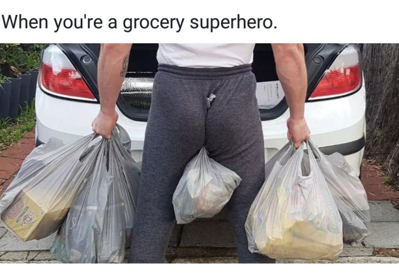 Мужик с пакетом