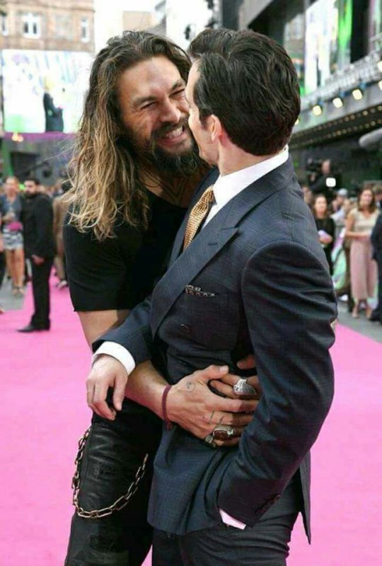 Генри Кавилл и Джейсон Момоа