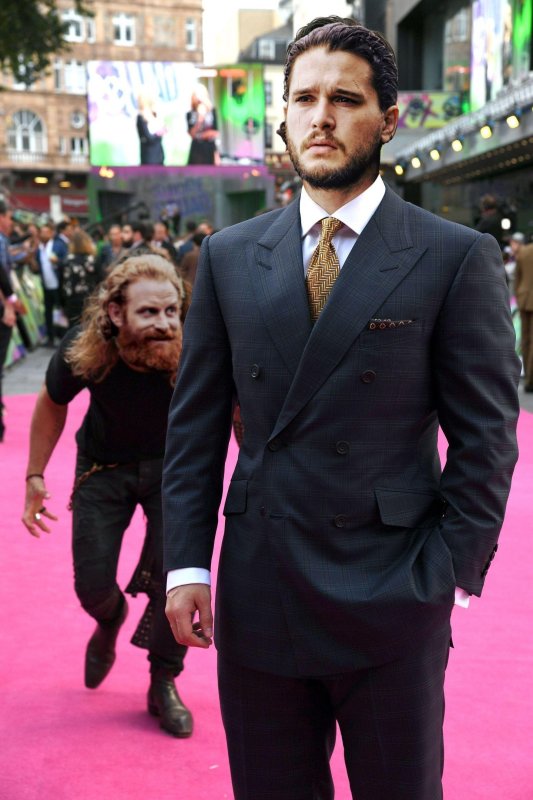 Джейсон Момоа крадется