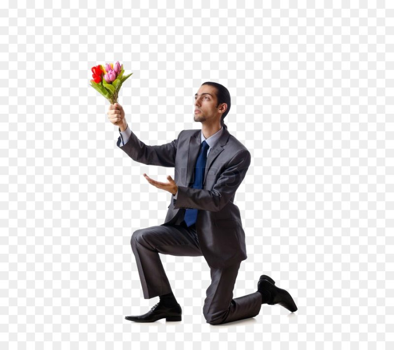 Человек дарит цветы