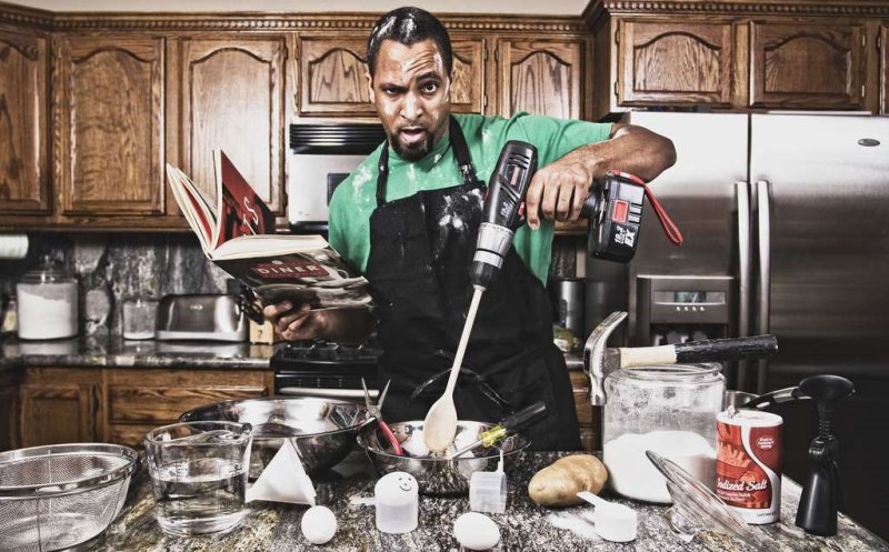 Мужик на кухне