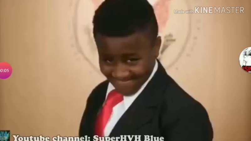 Негр подмигивает