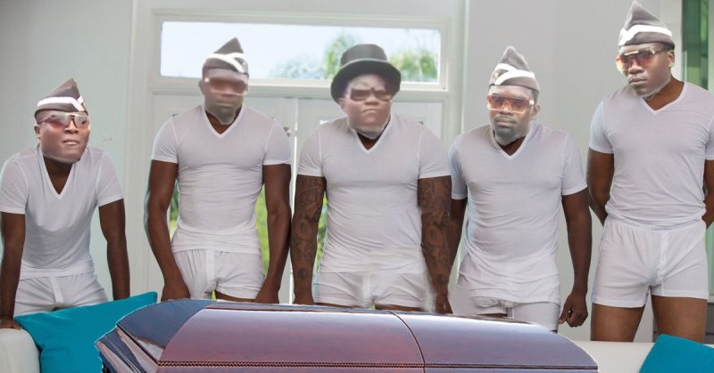 Белый диван и 5 негров