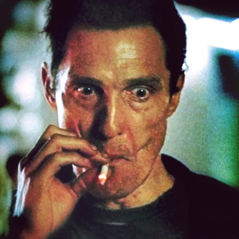 Нервно курящий Макконахи