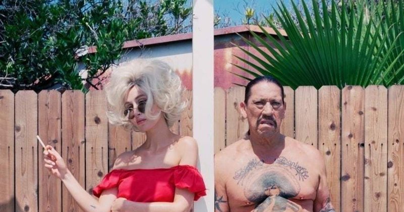 Дэнни Трехо с девушкой