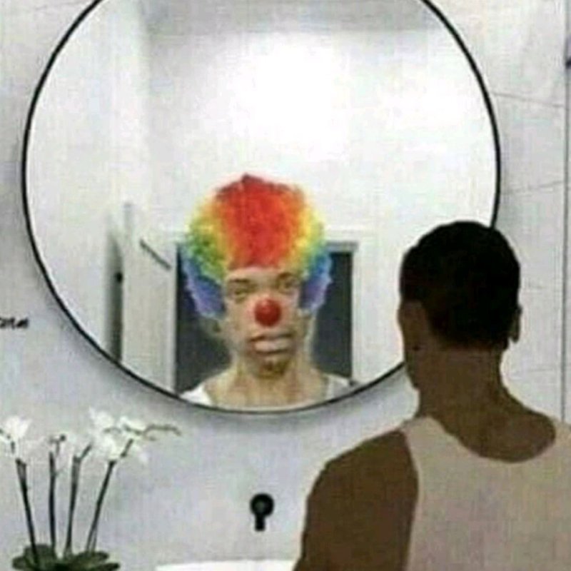 Мэм с клоуном в зеркале