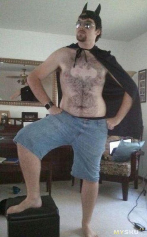 Мужик в костюме кота
