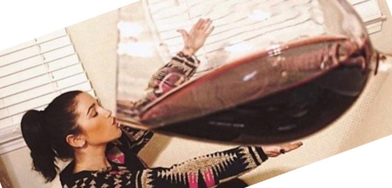 Бокальчик вина