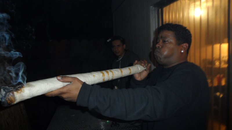 Огромная сигарета