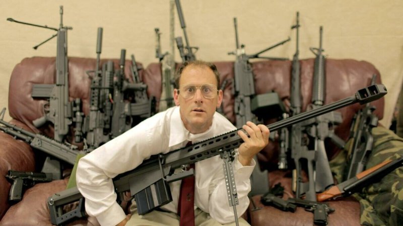 Солдат вооруженный до зубов