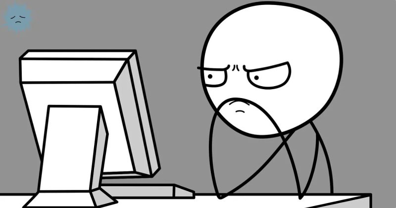 Чел у компа Мем