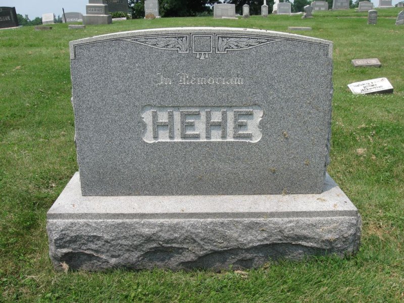 Надгробная плита Мем