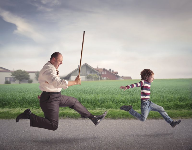 Человек убегает