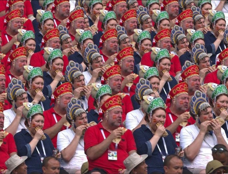 Мем Чемпионат мира по футболу 2018 в кокошниках