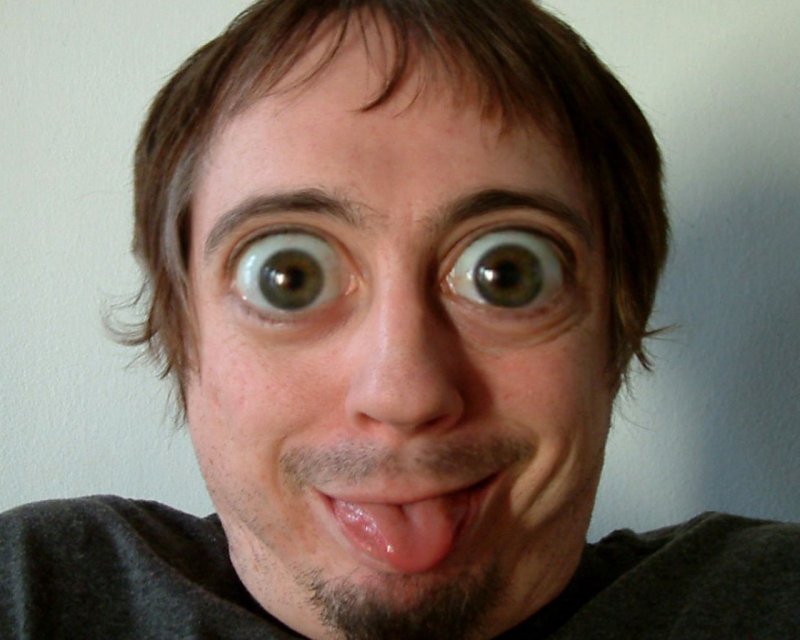 Человек с выколенными глазами