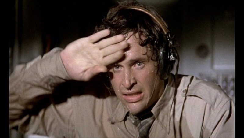 Фильм Аэроплан потеющий пилот