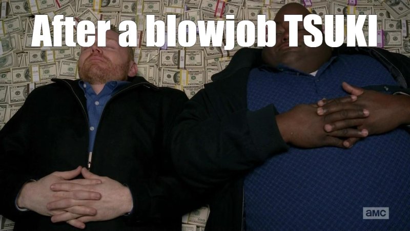 Мем лежат на деньгах