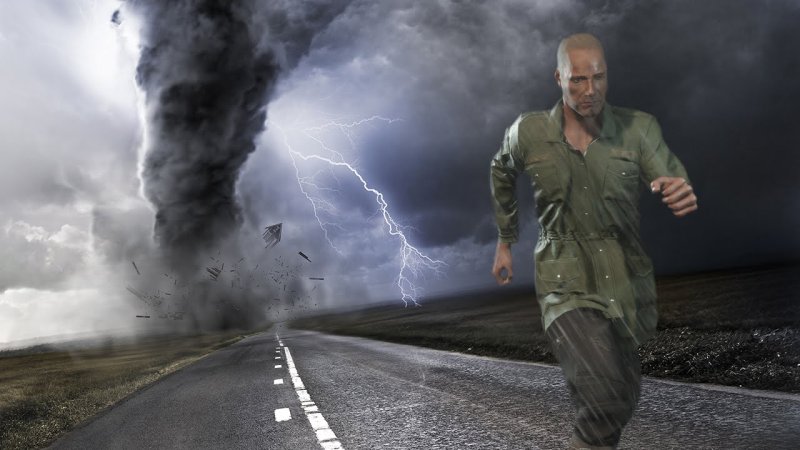 Человек в смерче