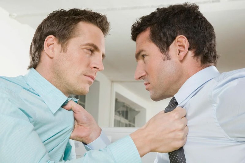 Двое мужчин