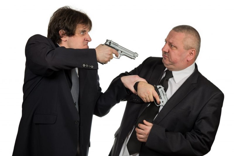 Парень с пистолетом