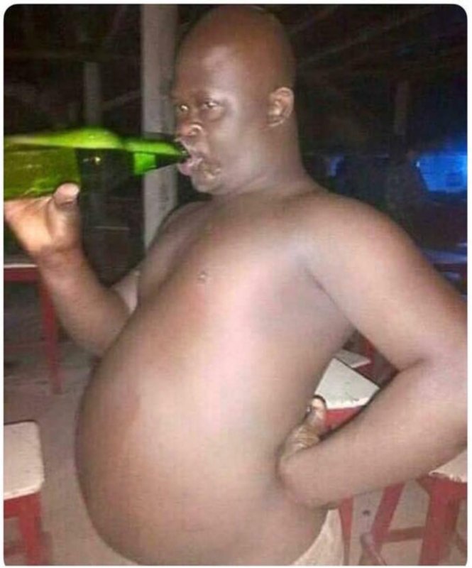 Негр с пивом