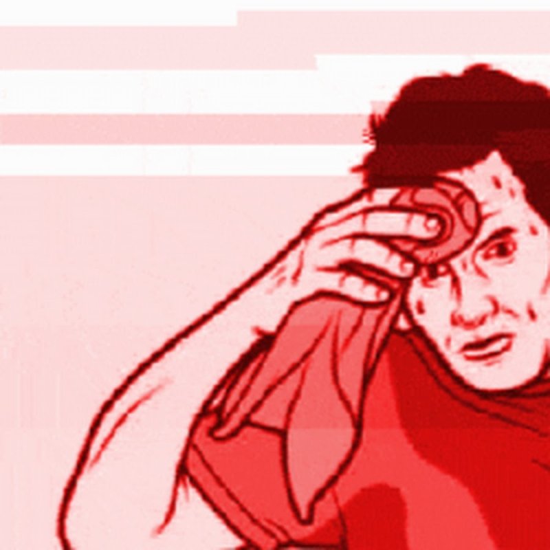 Мужик вытирает пот со лба