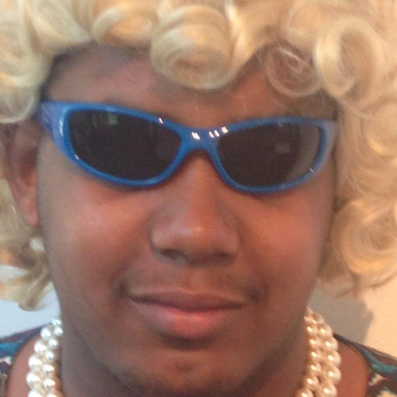 Негр с очками