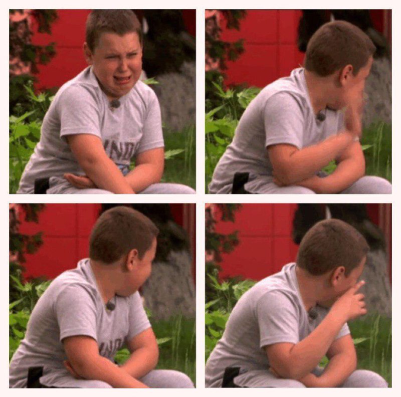 Мальчик плачет Мем