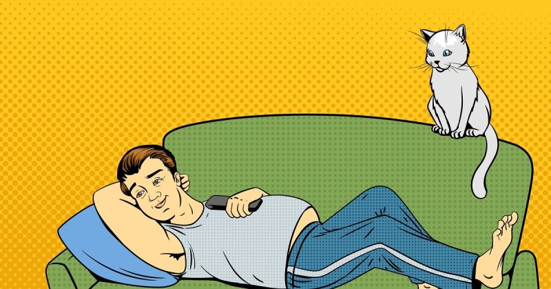 Мужик лежит на диване