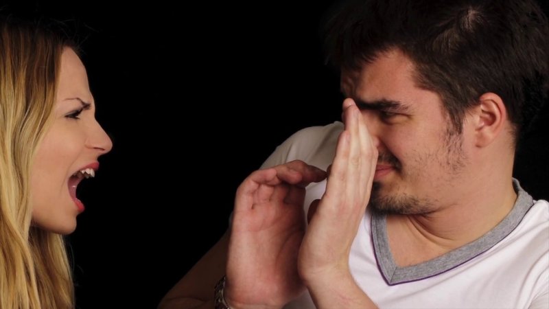 Мужчина возмущается