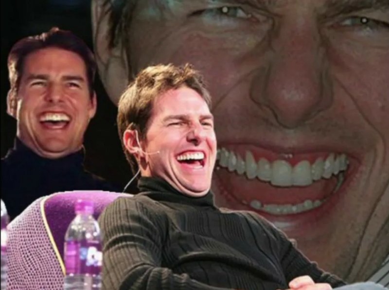 Том Круз смеется