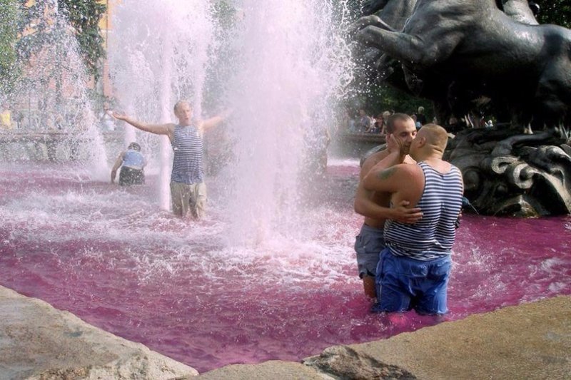 Смешные фонтаны