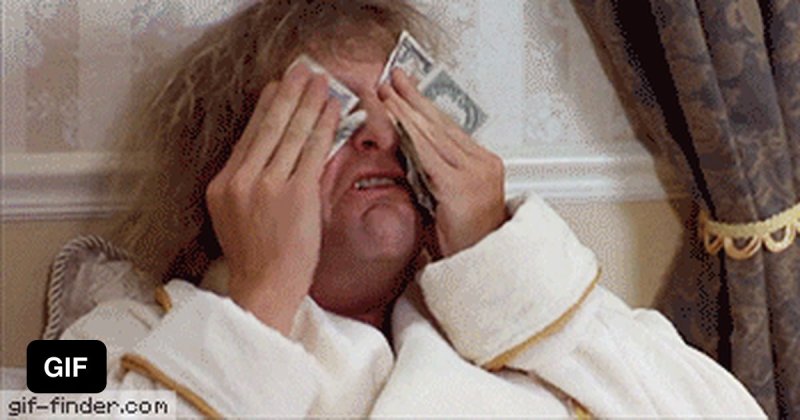 Вытирает слезы деньгами