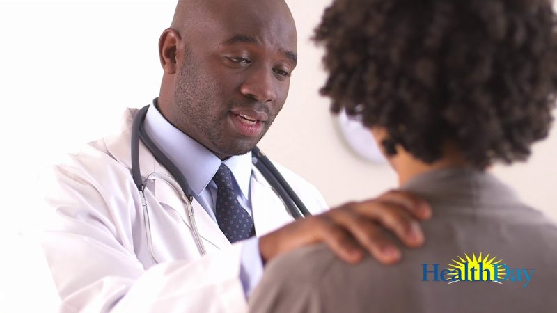 Темнокожий врач