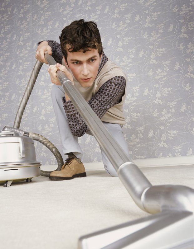 Мужик с пылесосом