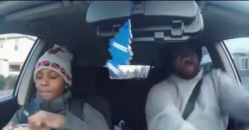 Негр в машине