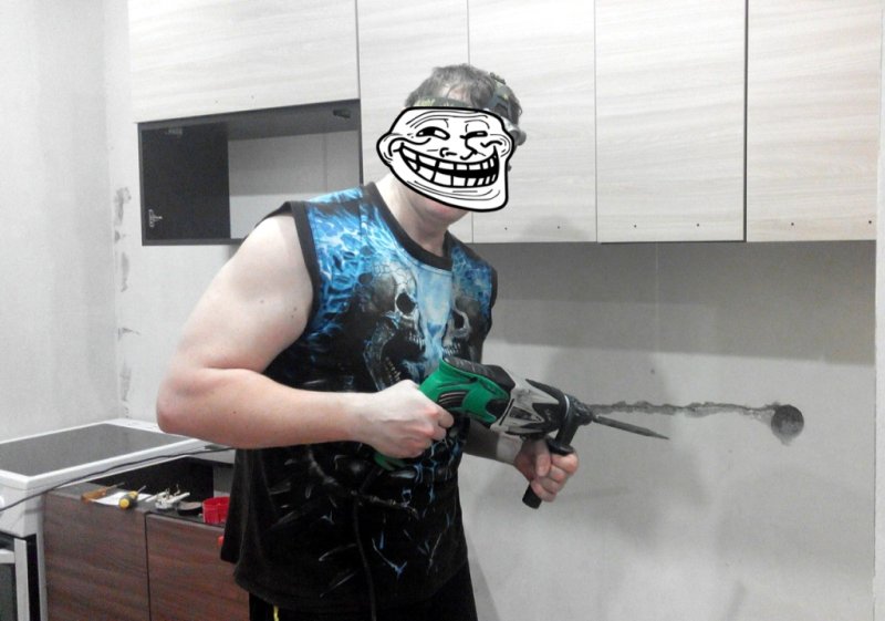 Чел с дрелью