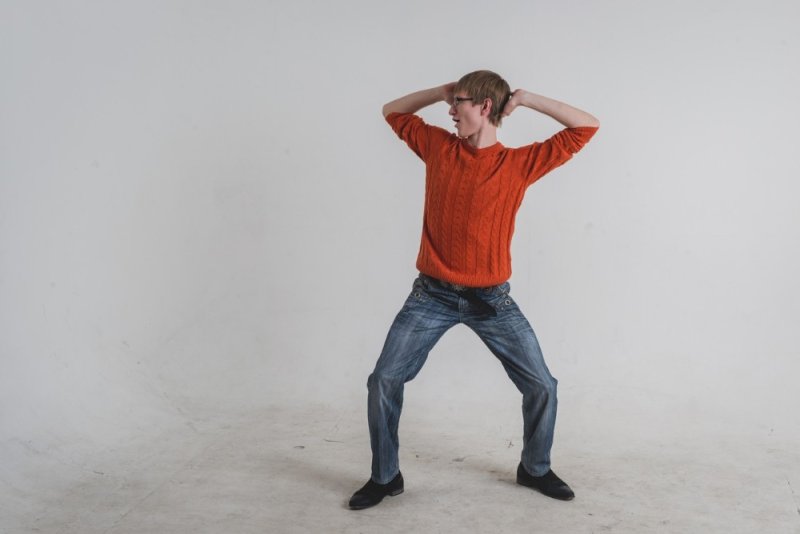 Испуганные люди в полный рост