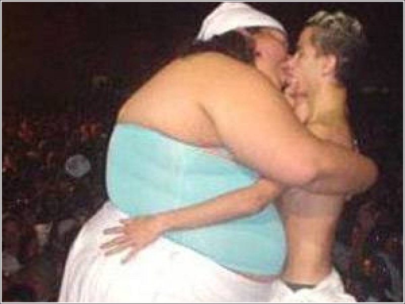 Толстая девушка и худой парень