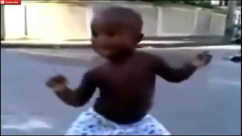 Танцующий мальчик негр