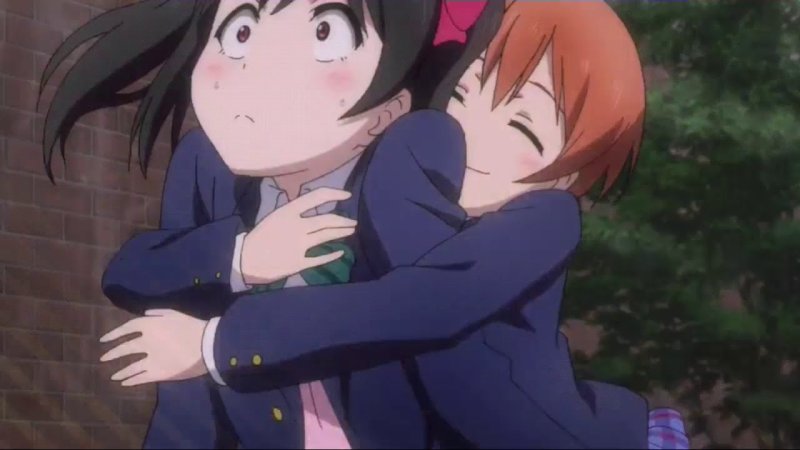 Аниме обнимает