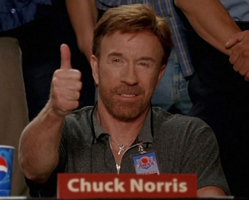 Чак Норрис палец вверх