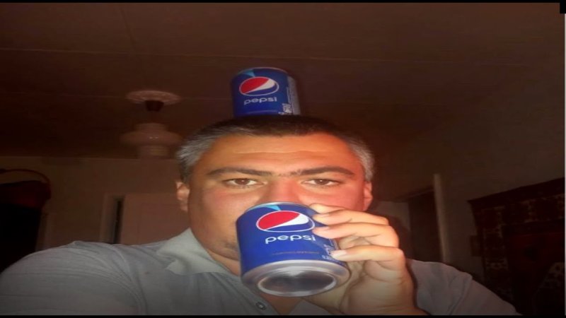 Дима Михно с пепси на голове