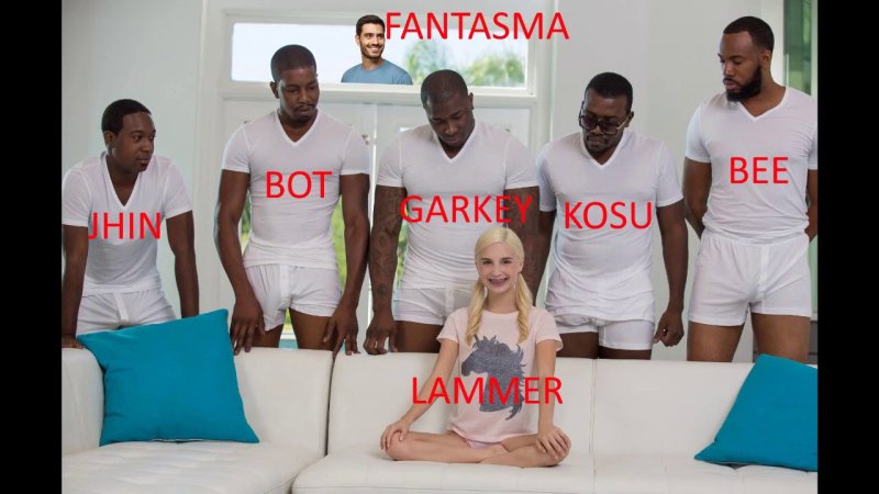 Девочка на диване и пять негров