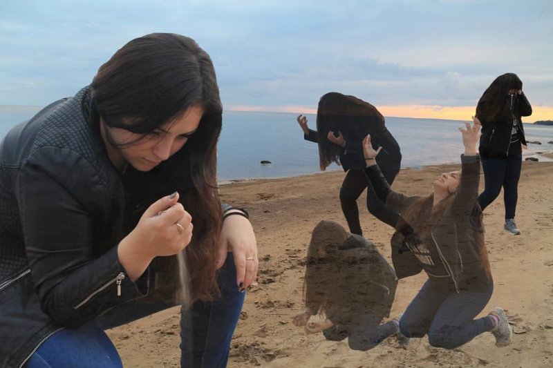 Парни пляж песок